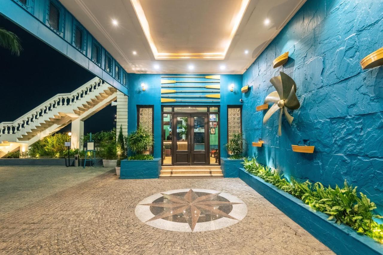 Polo Floatel Hotel Kolkata