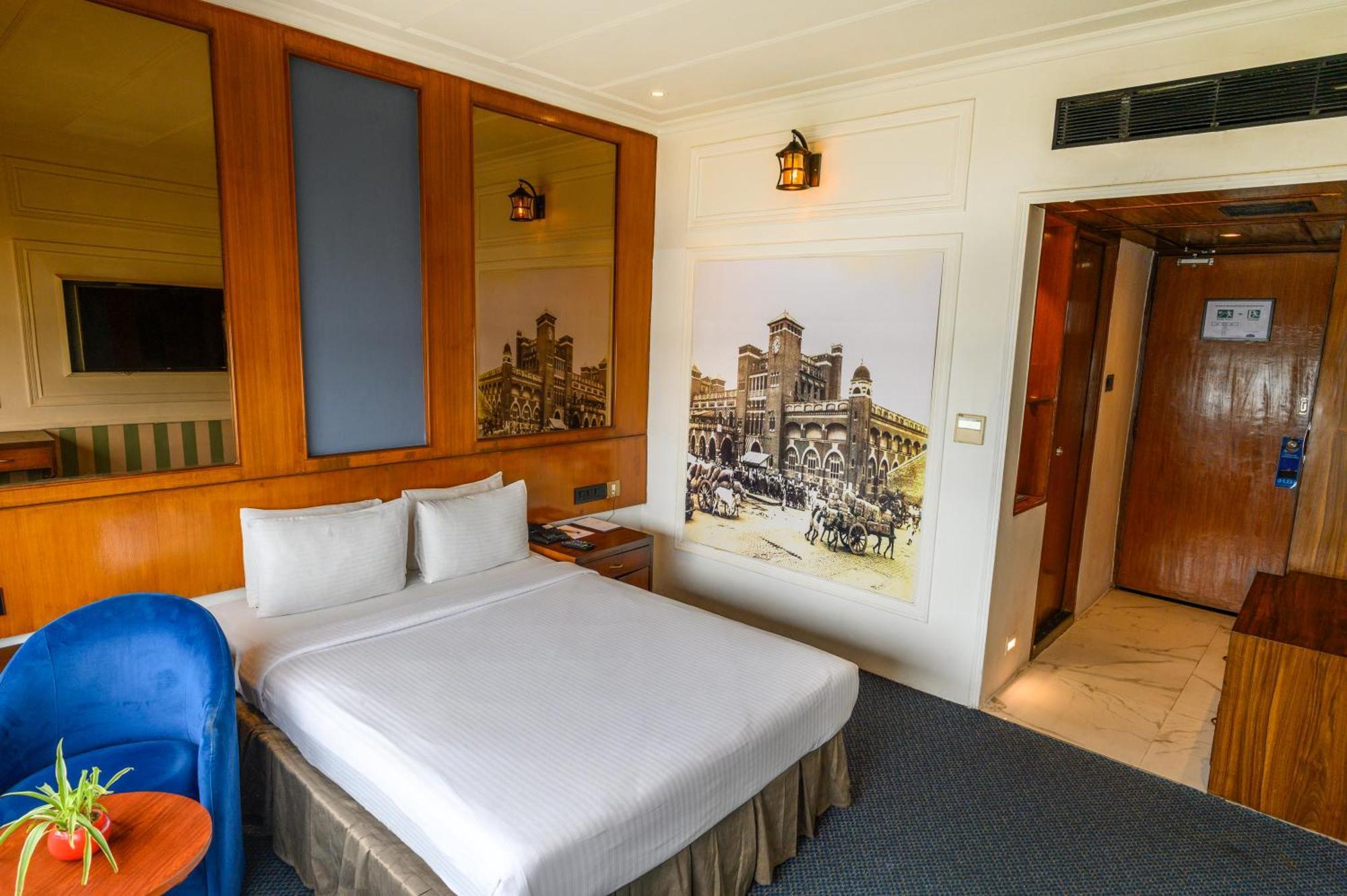 Polo Floatel Hotel 4*