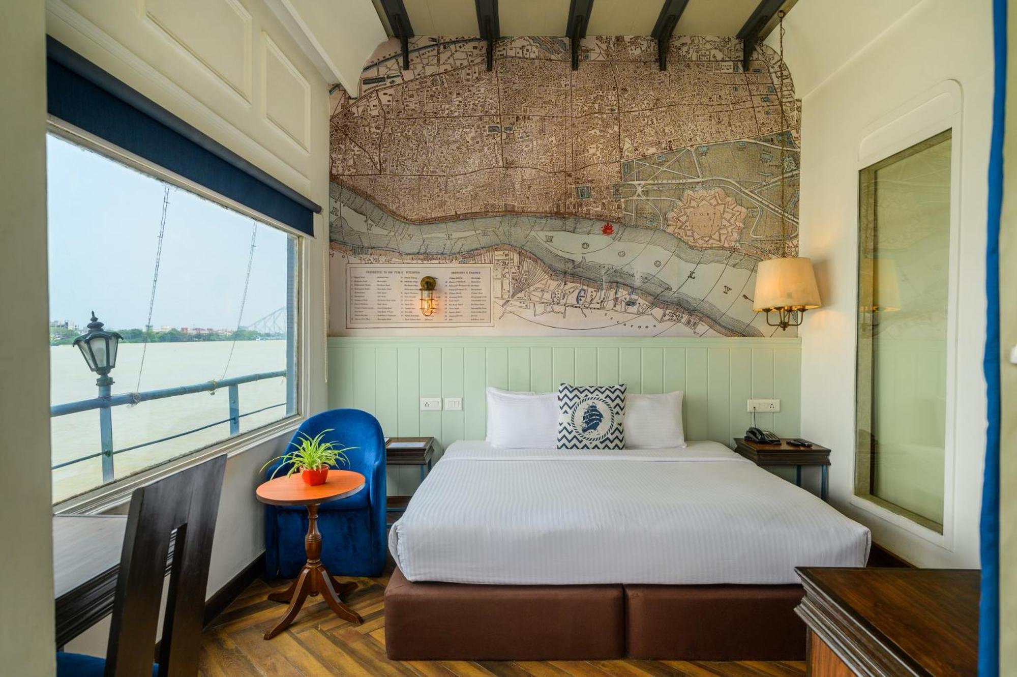 Hotel Polo Floatel Kolkata